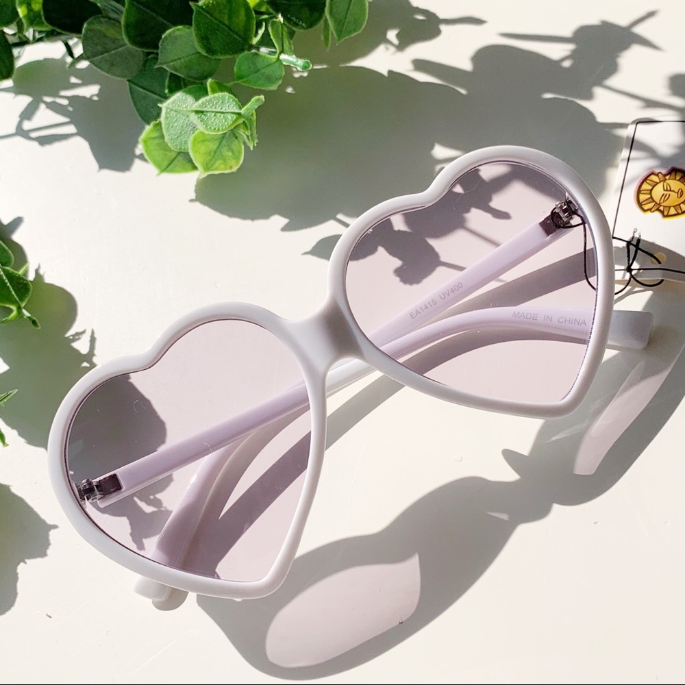 White Heart Sunglasses - Picture 5 of 6